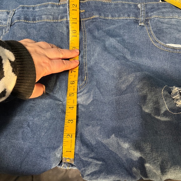 Unbranded Jeans Skull Distressed Ripped Size 5x Equivalent Of Us Size 2/3x 22 - Picture 4 of 9